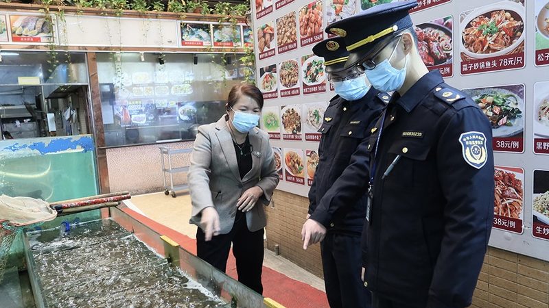 低价预制菜虽然吸引人，但其中可能隐藏着诸多风险：